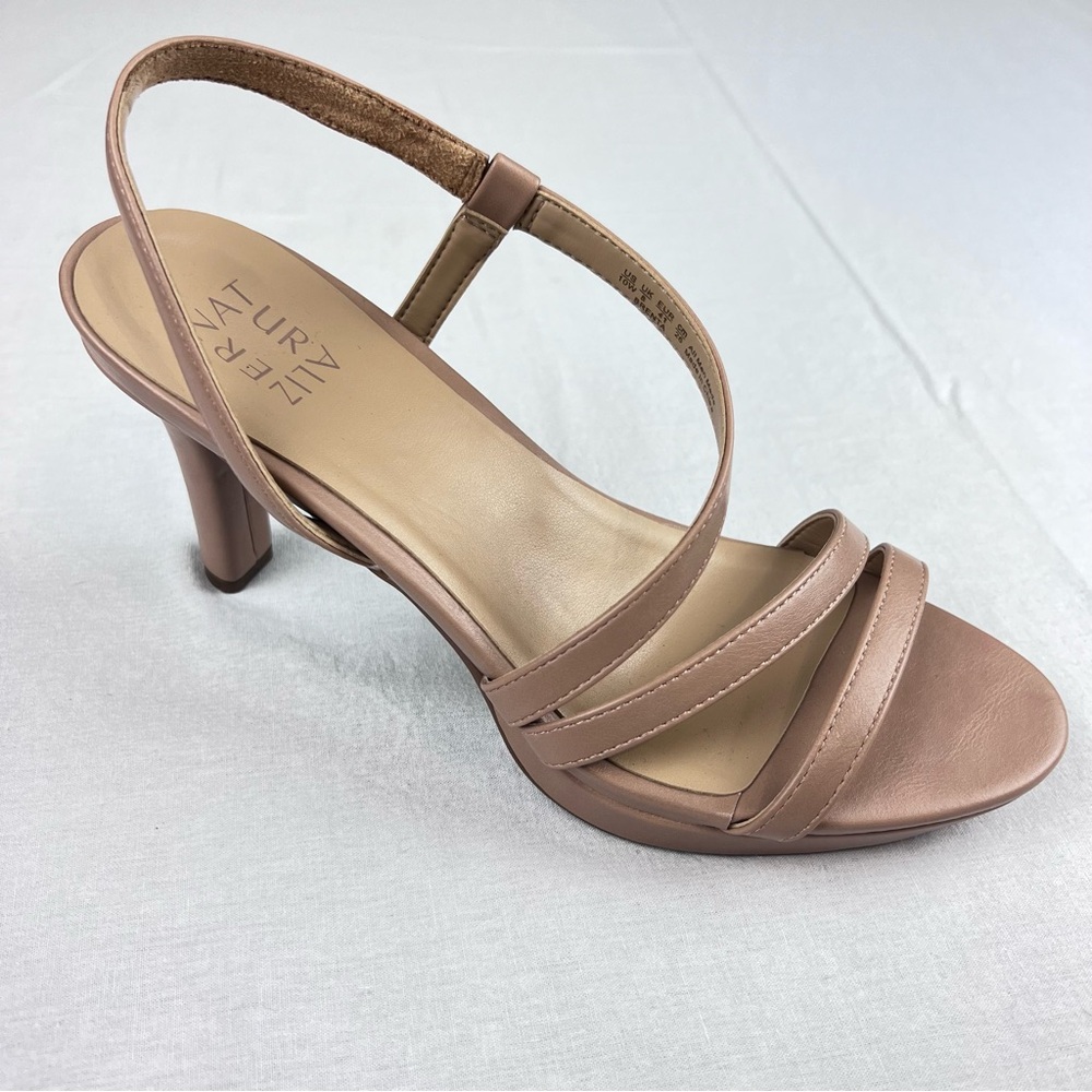 Naturalizer Womens 10W Brenta Strappy Sandal 3 1/4 in Heel Nude Non Adjustable